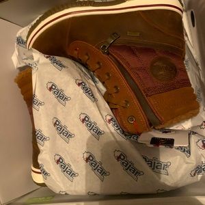 Brand new pajar Canada trooper snow boots